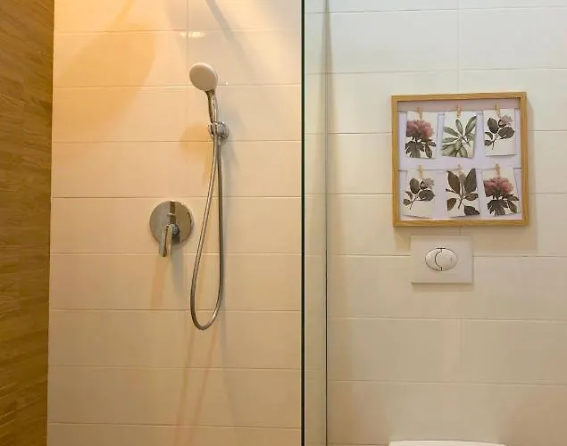 Apartment Centrally Located Overlooking Vermanes Park