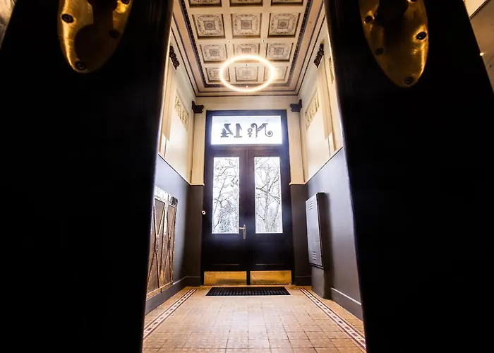 Dzīvoklis Centrally Located Overlooking Vermanes Park *